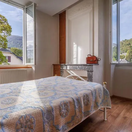 Daire Pyrenees A Velo