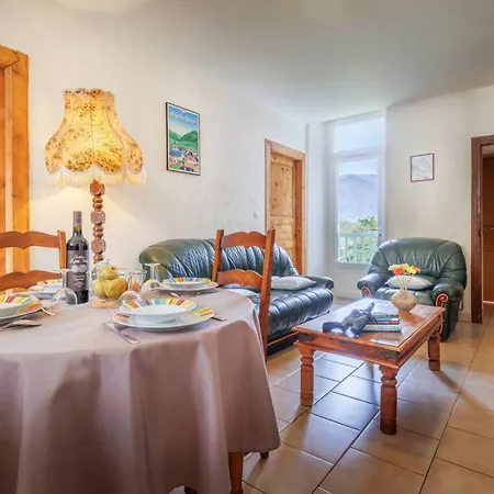 Daire Pyrenees A Velo